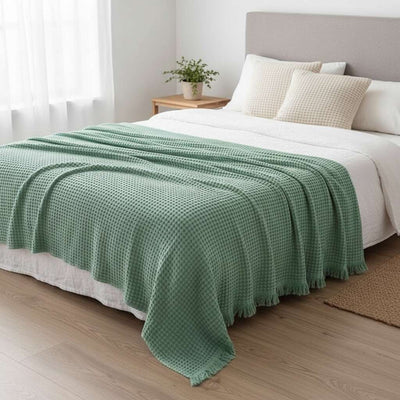 Amélie Home® Vintage Waffle Throw Blanket Groen
