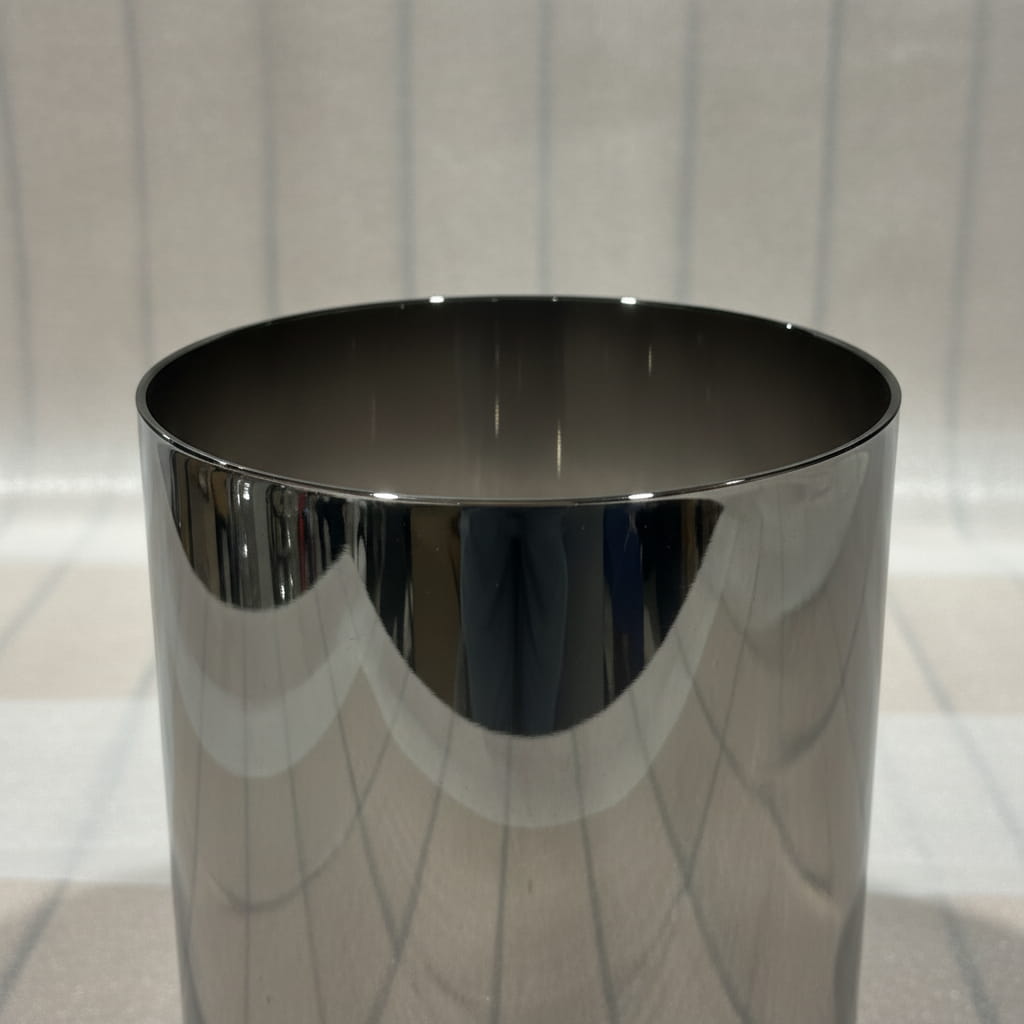 Vaas Noir – cilindervormige design vaas van rookglas