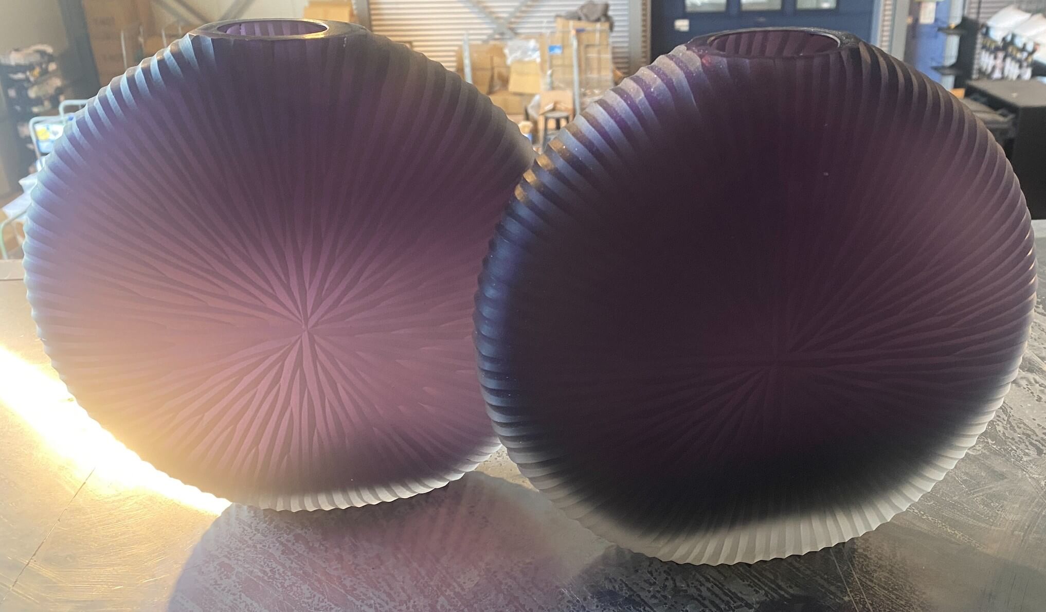 Vaas Riva – ronde design vaas met geribbelde textuur